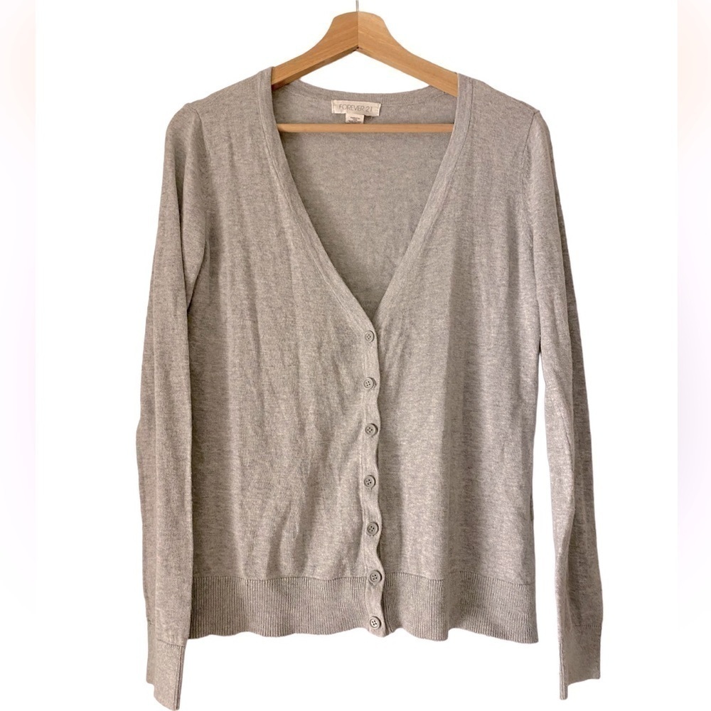 FOREVER 21 GRAY BUTTON FRONT CARDIGAN SIZE MEDIUM